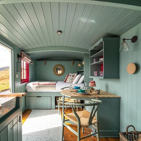Barlwyd Glamping Hotel Blaenau Ffestiniog ภายนอก รูปภาพ