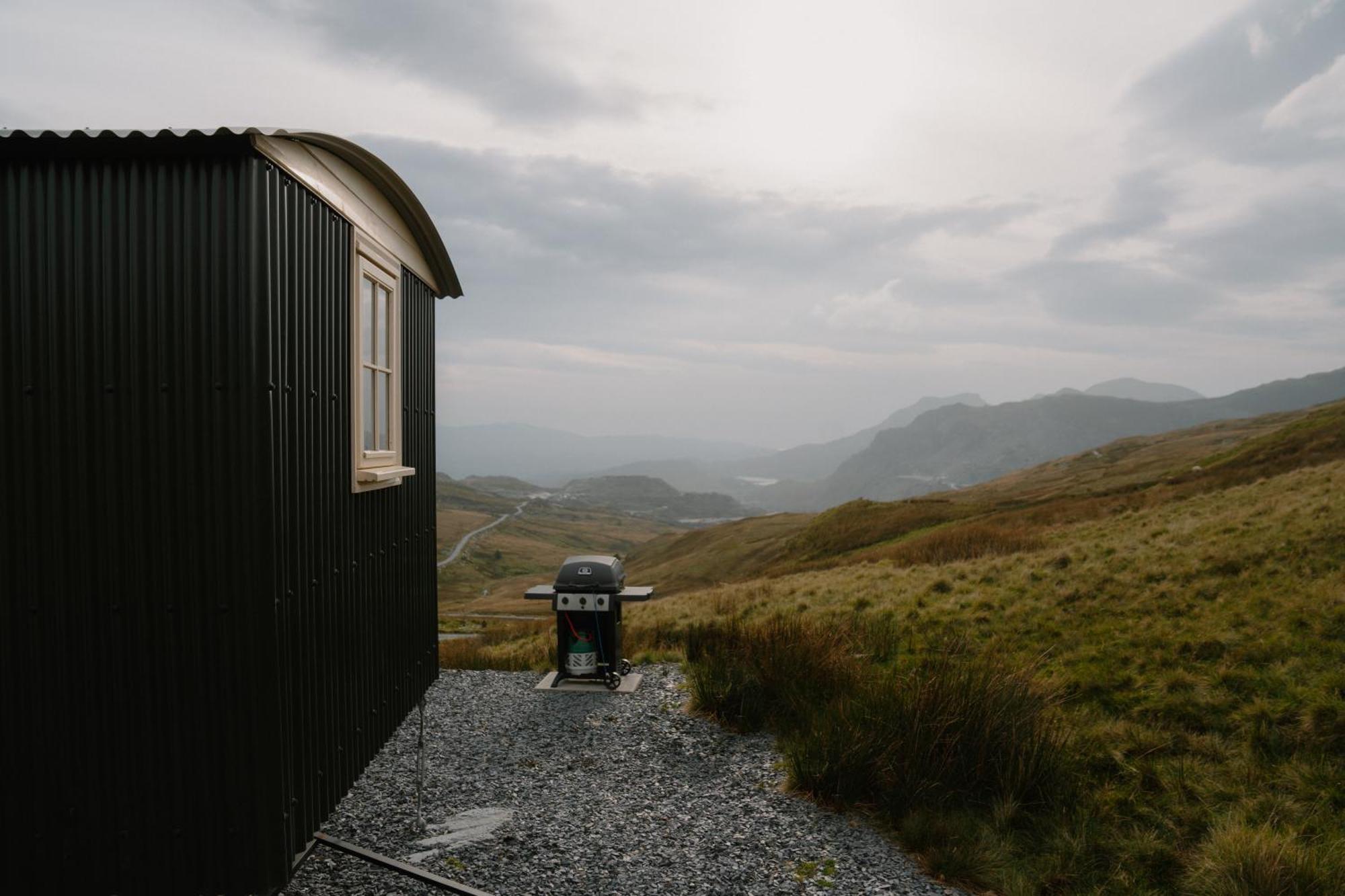 Barlwyd Glamping Hotel Blaenau Ffestiniog ภายนอก รูปภาพ