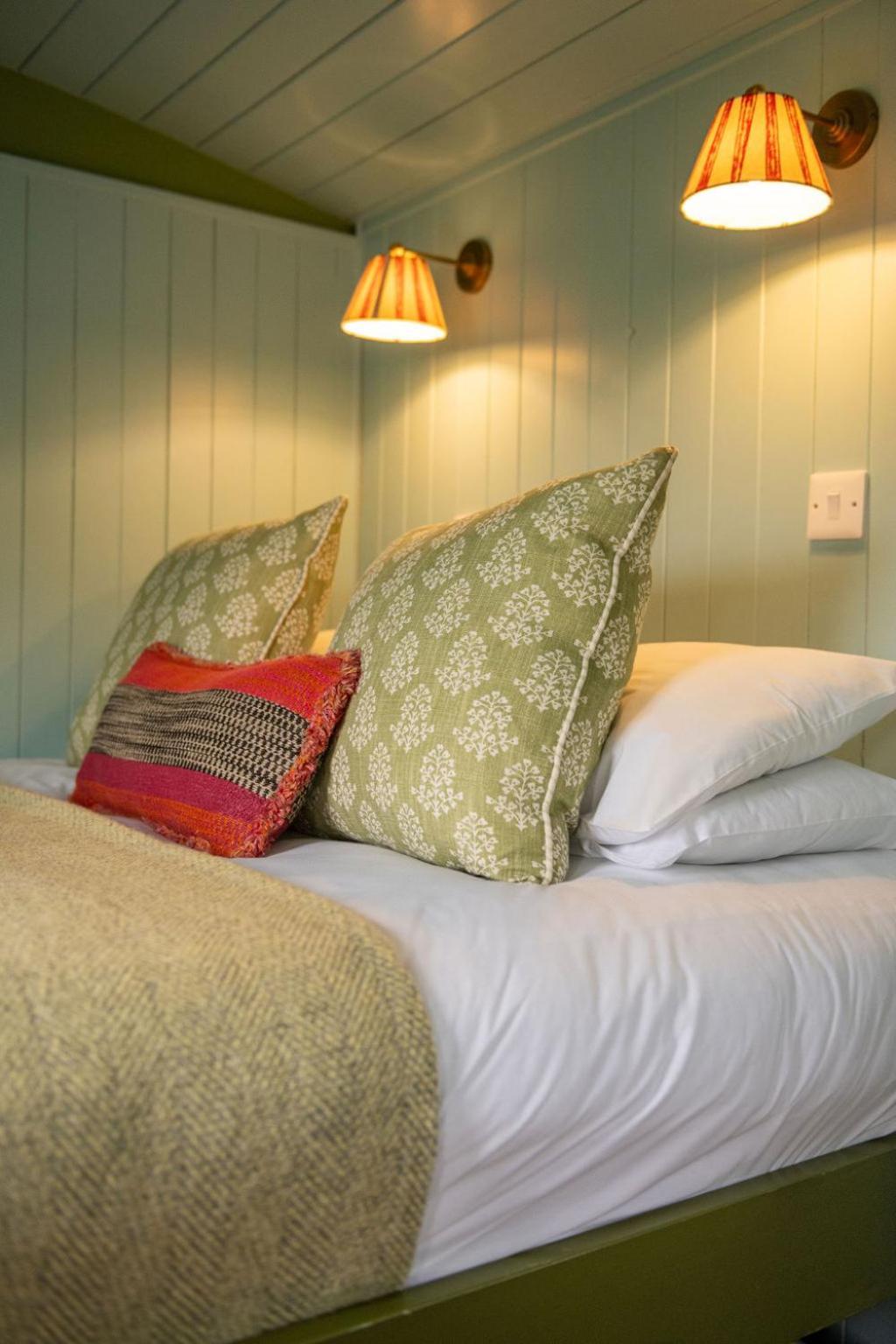 Barlwyd Glamping Hotel Blaenau Ffestiniog ภายนอก รูปภาพ